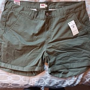 NWT Classic Levi's Shorts size 16